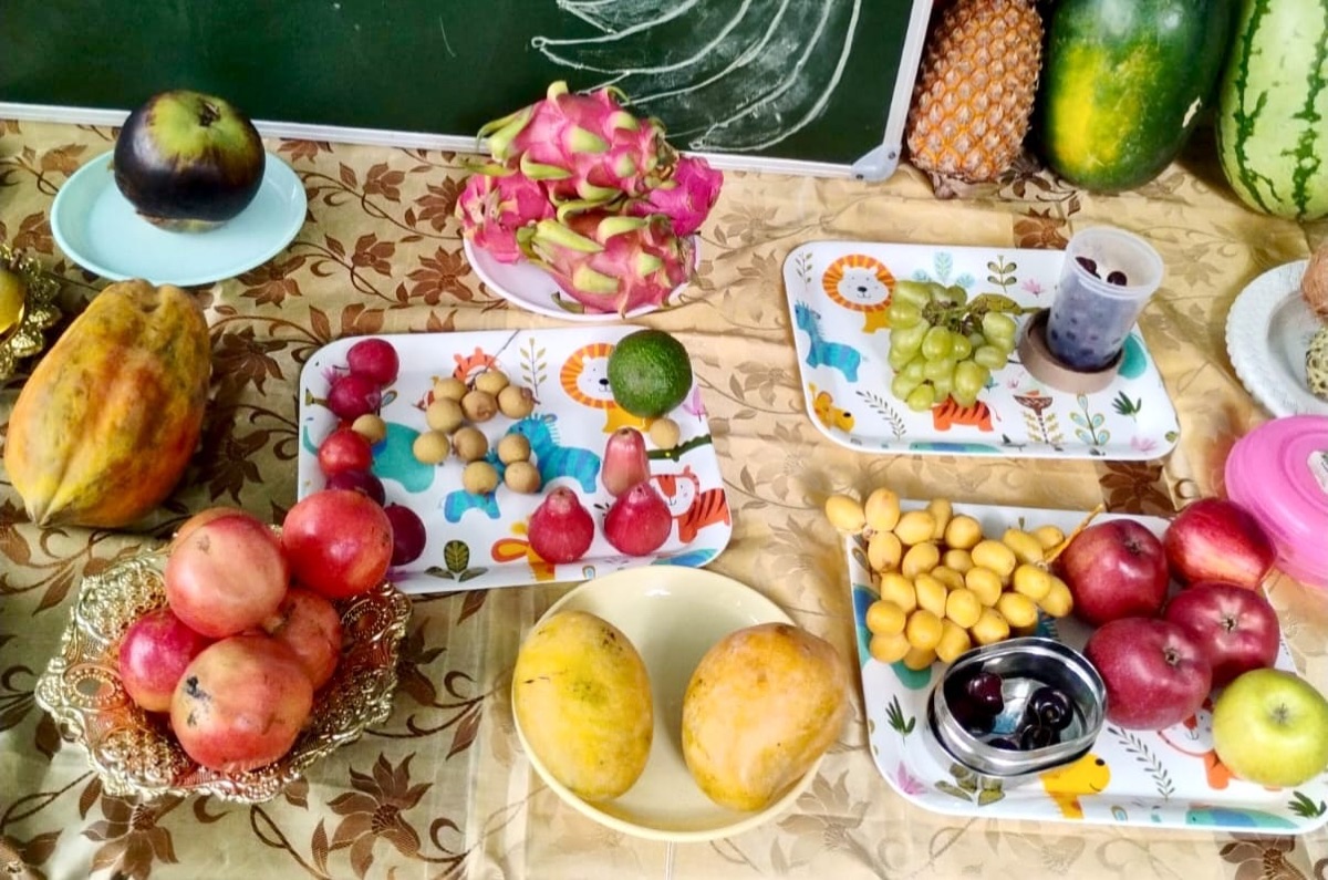 Fruits day display